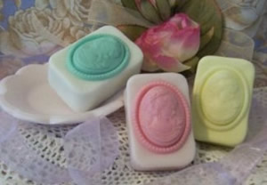 Vintage Cameo with Pearl Trim Soap Mold